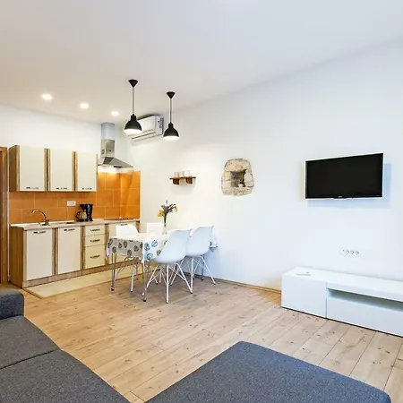 Cozy 10 Min From The Beach * Pula