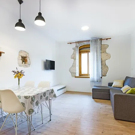 Cozy 10 Min From The Beach Apartment *